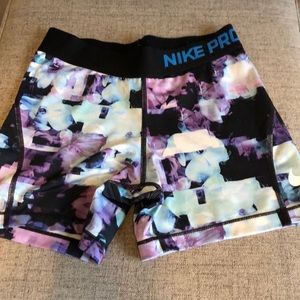 Nike Pro Dri-fit Girls fitted shorts - Girls M